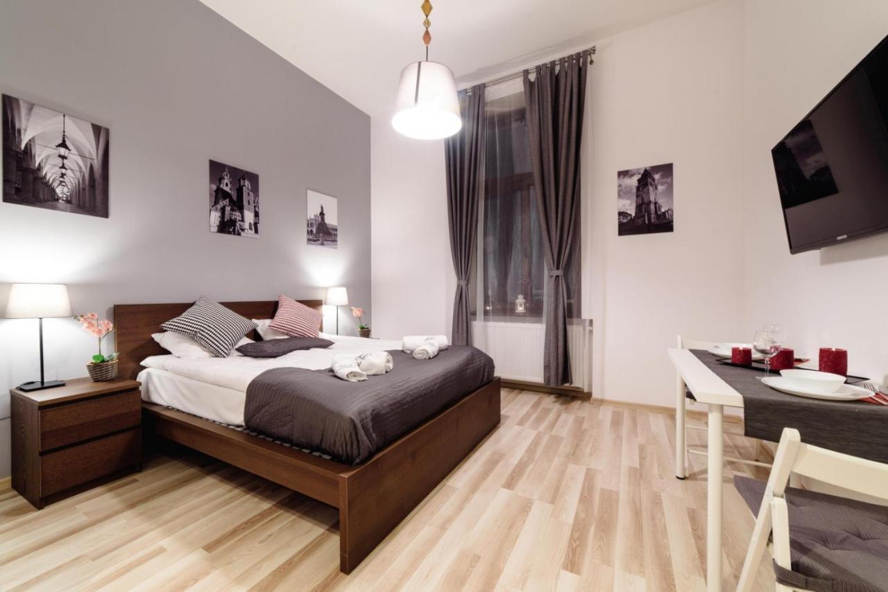 Cracow Rent Apartments - Spacious Apartments For 2-7 People In Quiet Area - Kolberga Street Nr 3 - 10 Min To Main Square By Foot Krakow Exterior photo